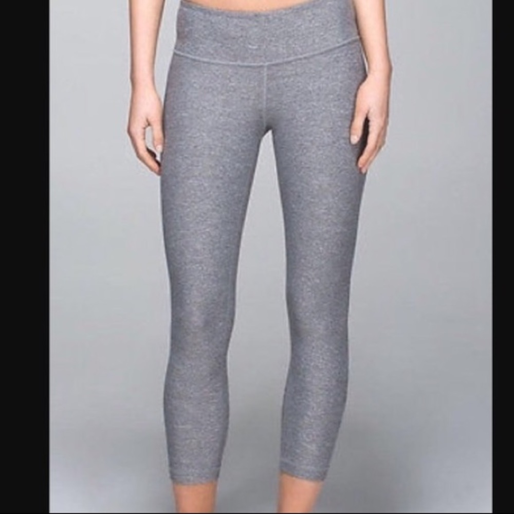 Lululemon Wunder Under grey cropped leggings